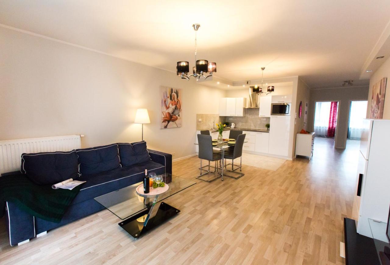 Pcd Aparthotel Ochota Varsavia Esterno foto