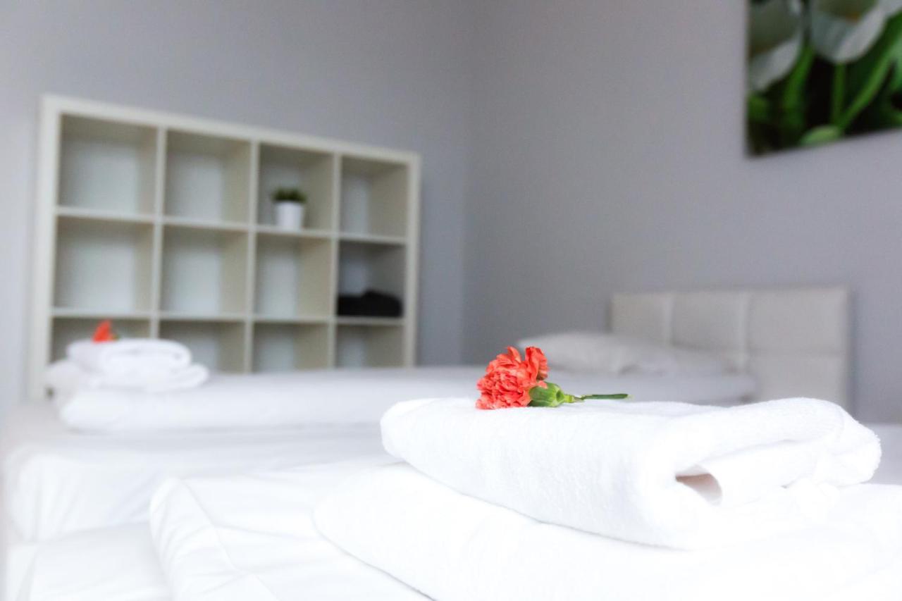 Pcd Aparthotel Ochota Varsavia Esterno foto